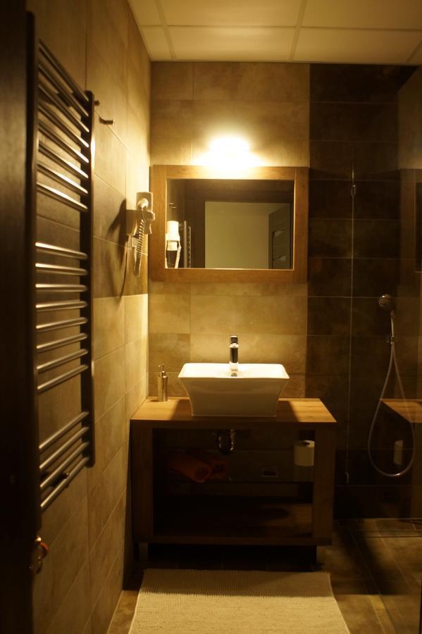 Hotel Fitromax Ajka エクステリア 写真
