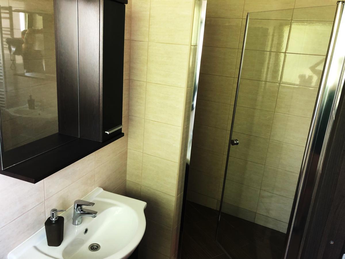 Hotel Fitromax Ajka エクステリア 写真